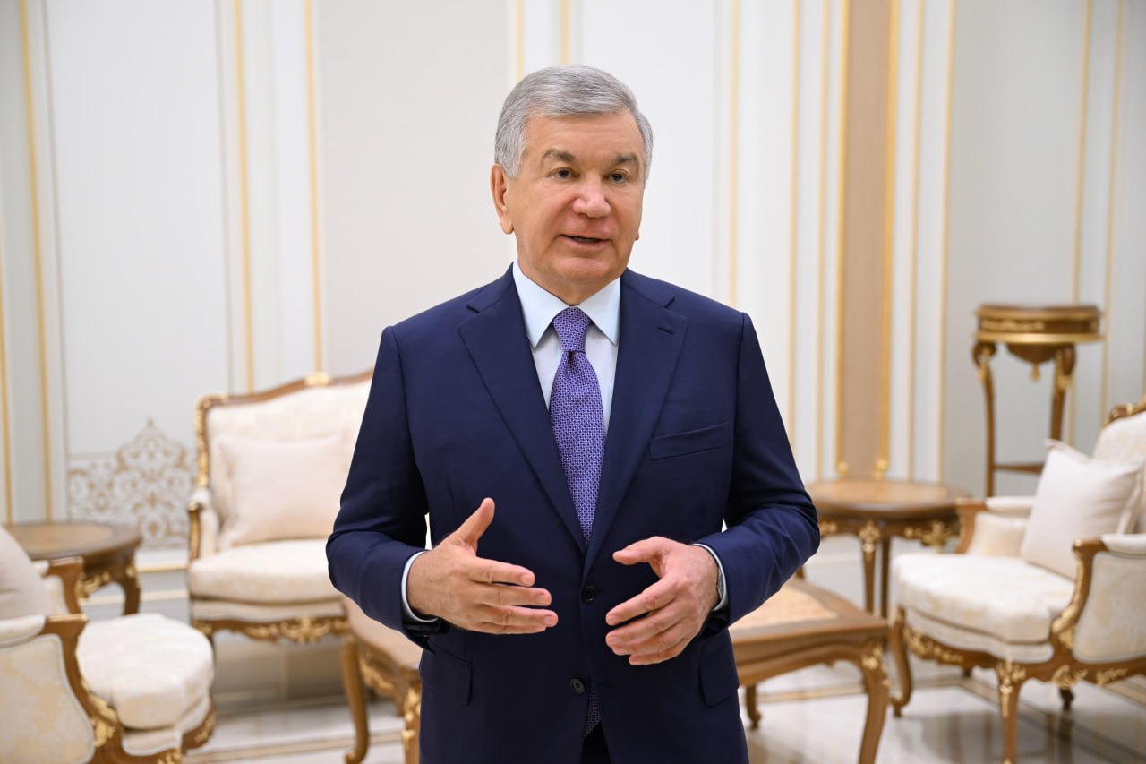 Prezident Shavkat Mirziyoyevning Xorazm viloyatiga tashrifi Urganch xalqaro aeroportidagi rekonstruksiya ishlari bilan tanishishdan boshlandi.