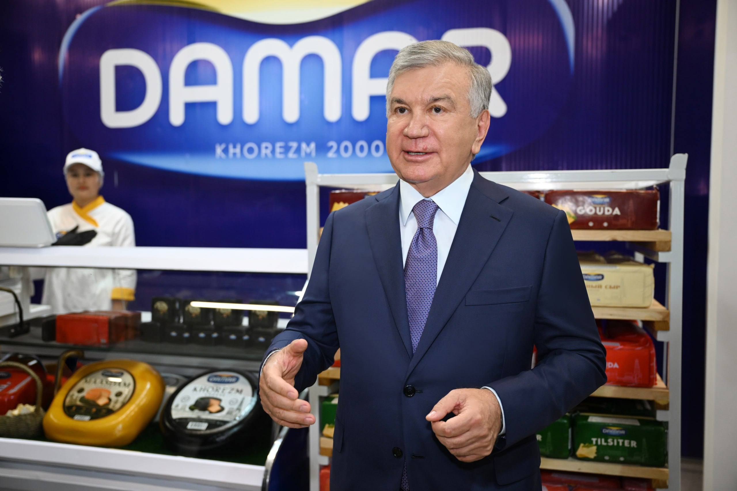 Prezident Shavkat Mirziyoyev Urganch tumanidagi “Tillo domor” korxonasining yangi ishlab chiqarish majmuasida bo‘ldi.