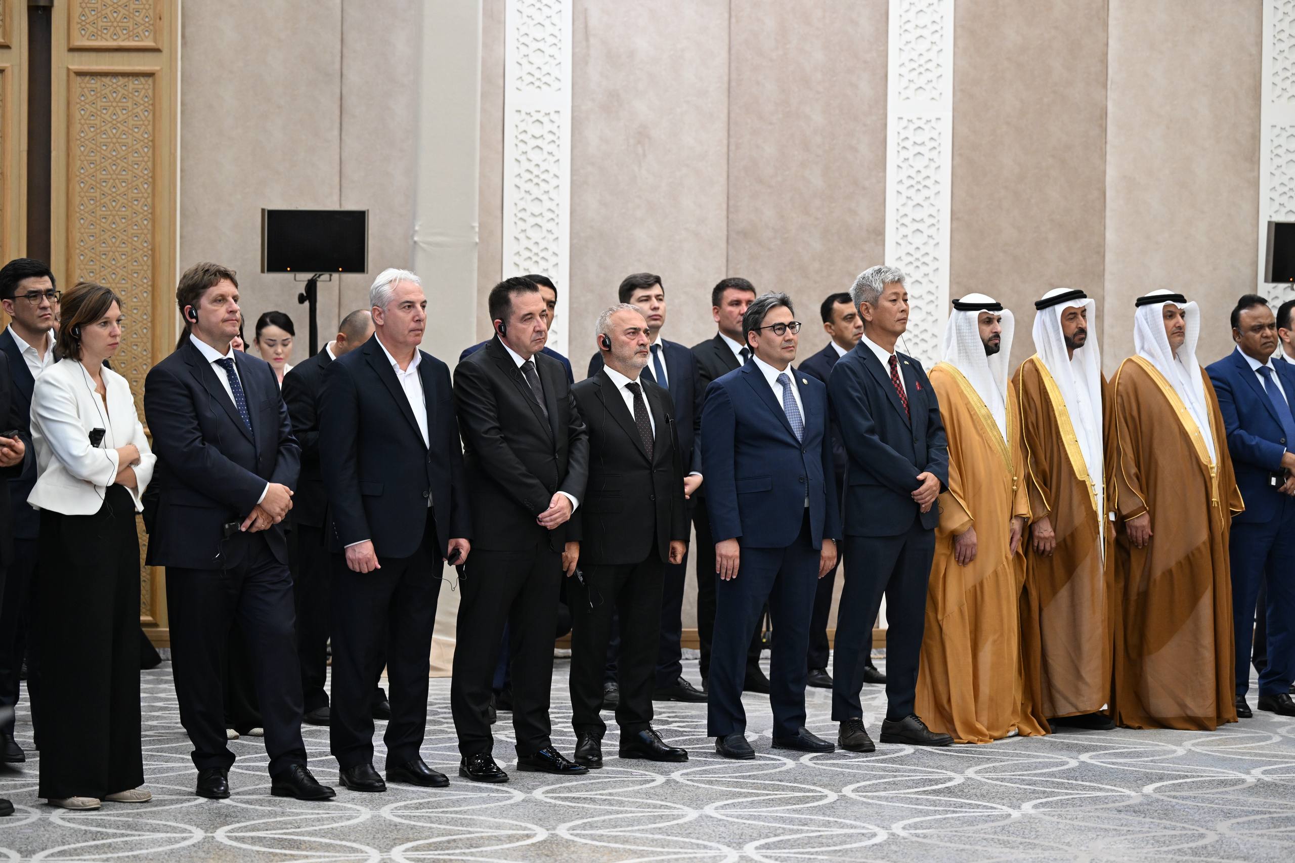 Prezident Shavkat Mirziyoyev ishtirokida Xorazm viloyatidagi yangi loyihalarni ishga tushirish va qurilishiga start berish marosimi boʻlib oʻtdi.