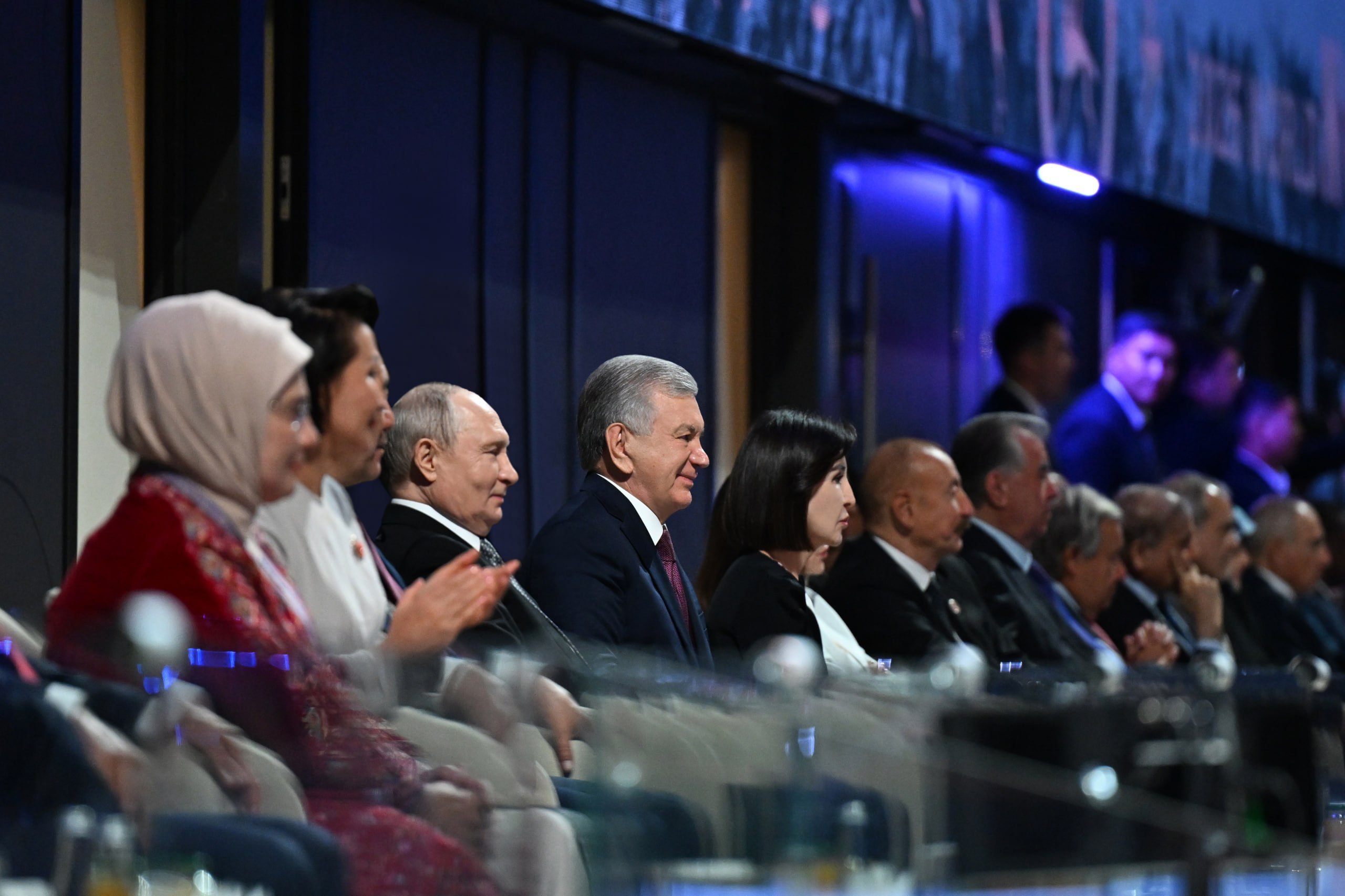 Oʻzbekiston Respublikasi Prezidenti Shavkat Mirziyoyev Bishkek shahriga tashrifi doirasida VI Butunjahon koʻchmanchilar oʻyinlarining tantanali ochilish marosimida ishtirok etdi.